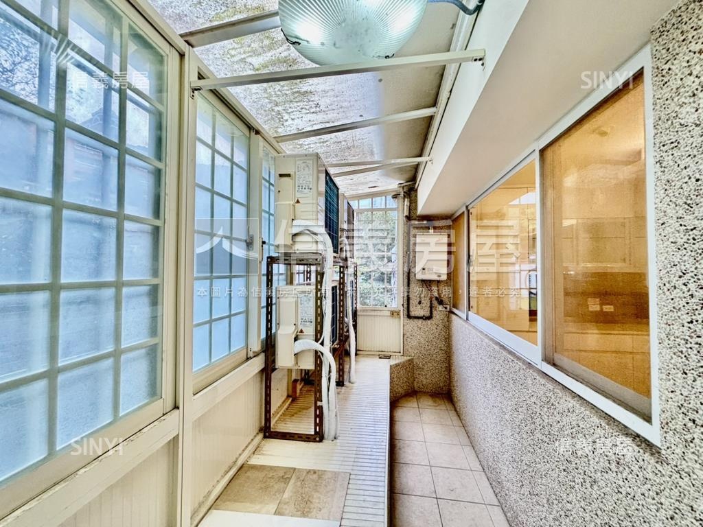 天母綠景大戶帶車位房屋室內格局與周邊環境