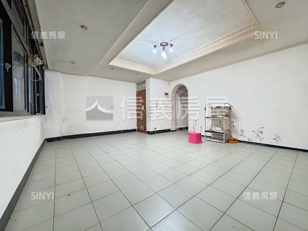在找汐止城心的公寓嗎？房屋室內格局與周邊環境