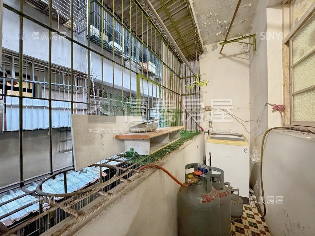 在找汐止城心的公寓嗎？房屋室內格局與周邊環境