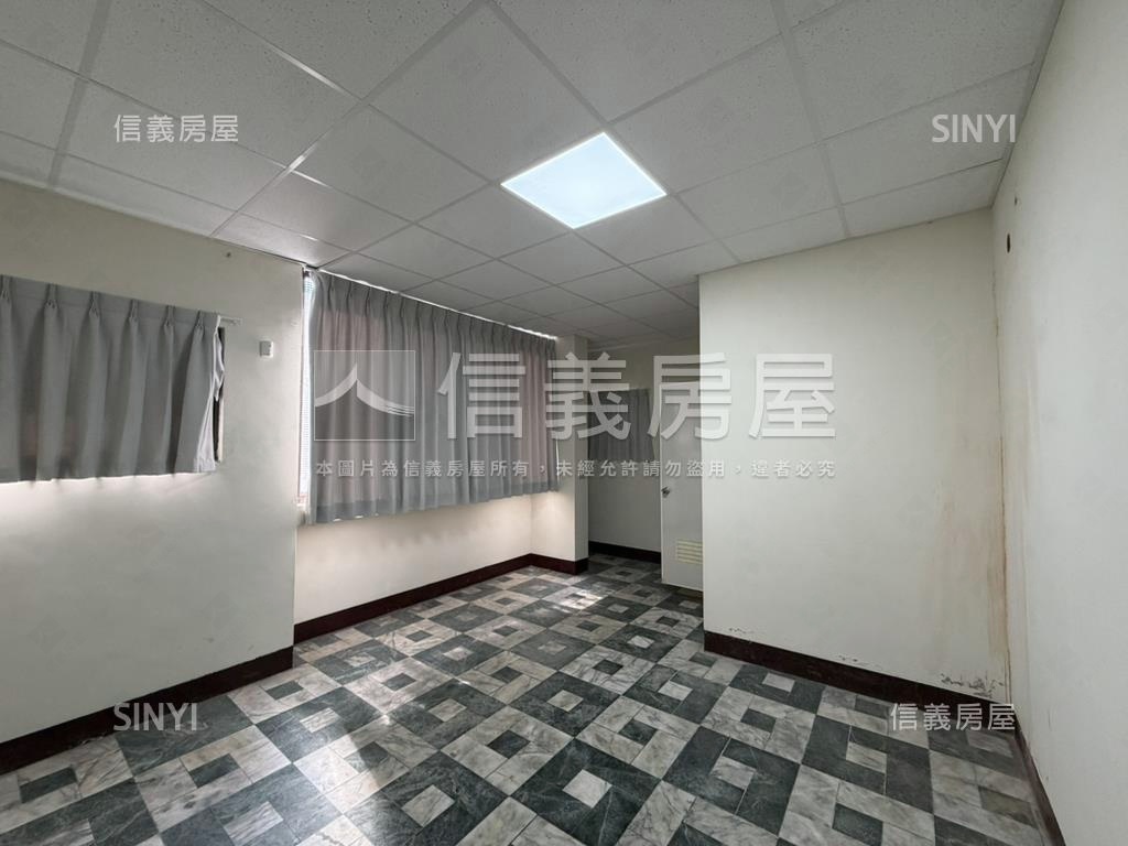 中華路二段角間透店房屋室內格局與周邊環境