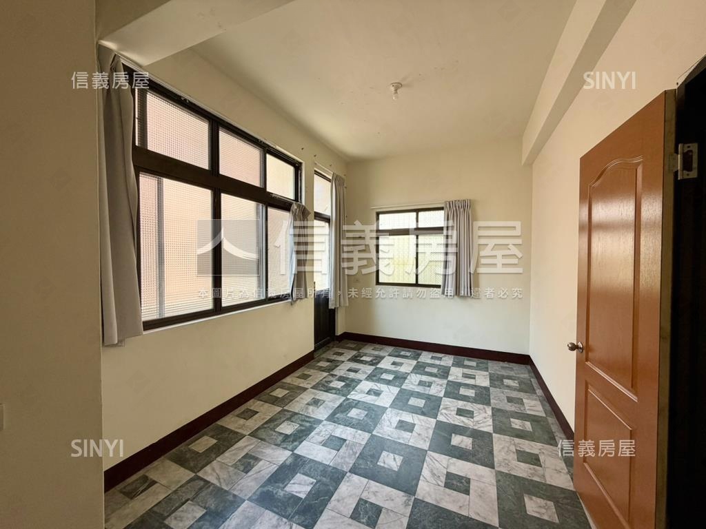 中華路二段角間透店房屋室內格局與周邊環境