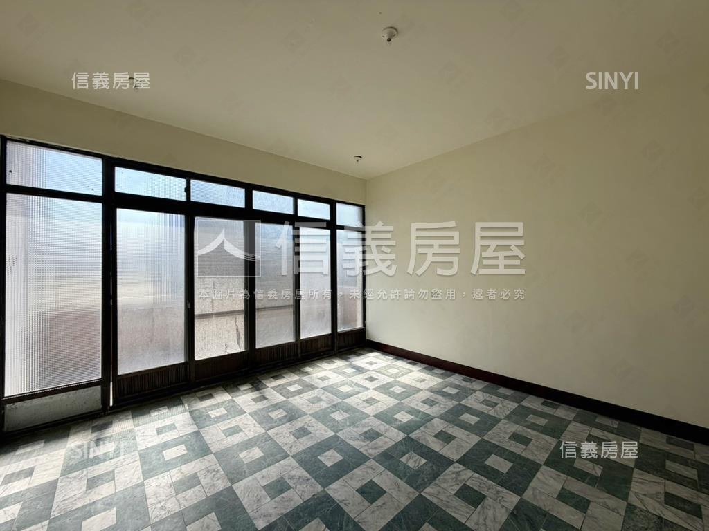 中華路二段角間透店房屋室內格局與周邊環境