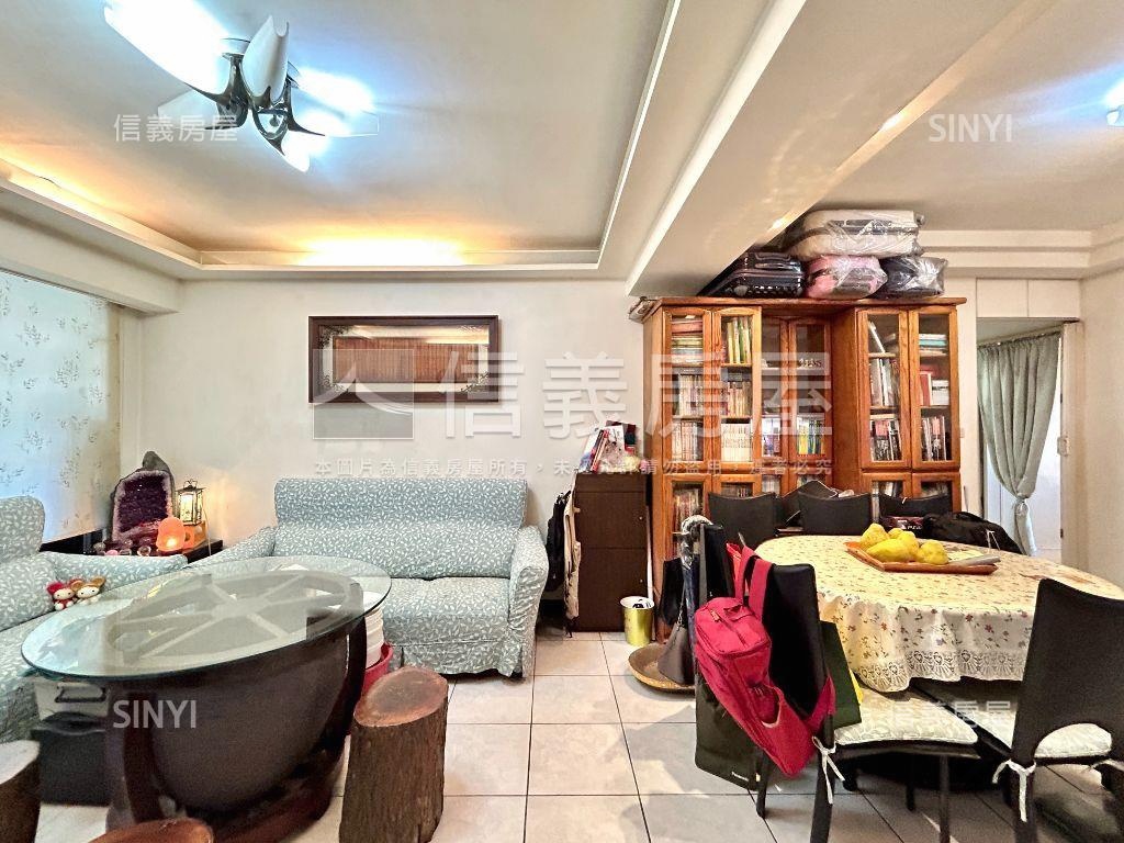 優質學區冠德電梯三房房屋室內格局與周邊環境