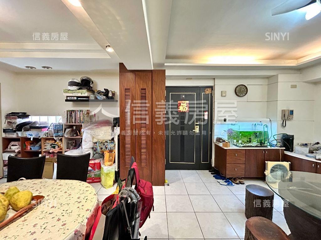 優質學區冠德電梯三房房屋室內格局與周邊環境