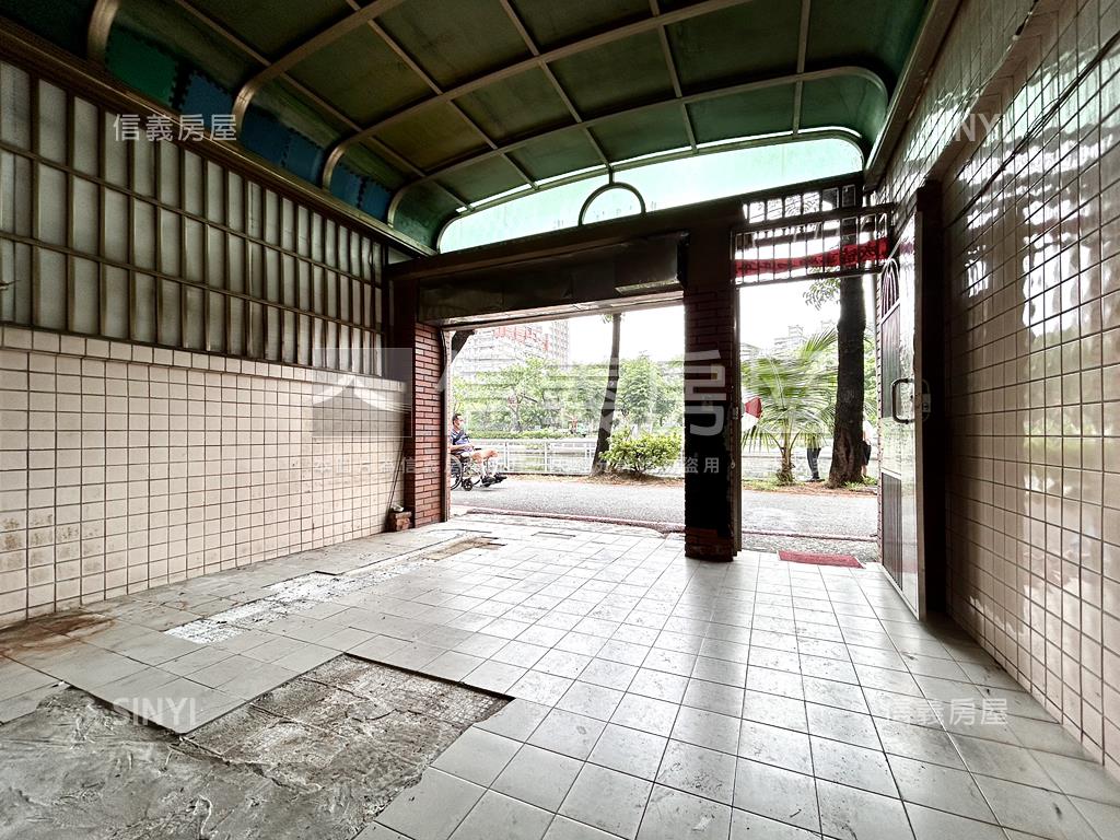 面河景首排車庫透天房屋室內格局與周邊環境