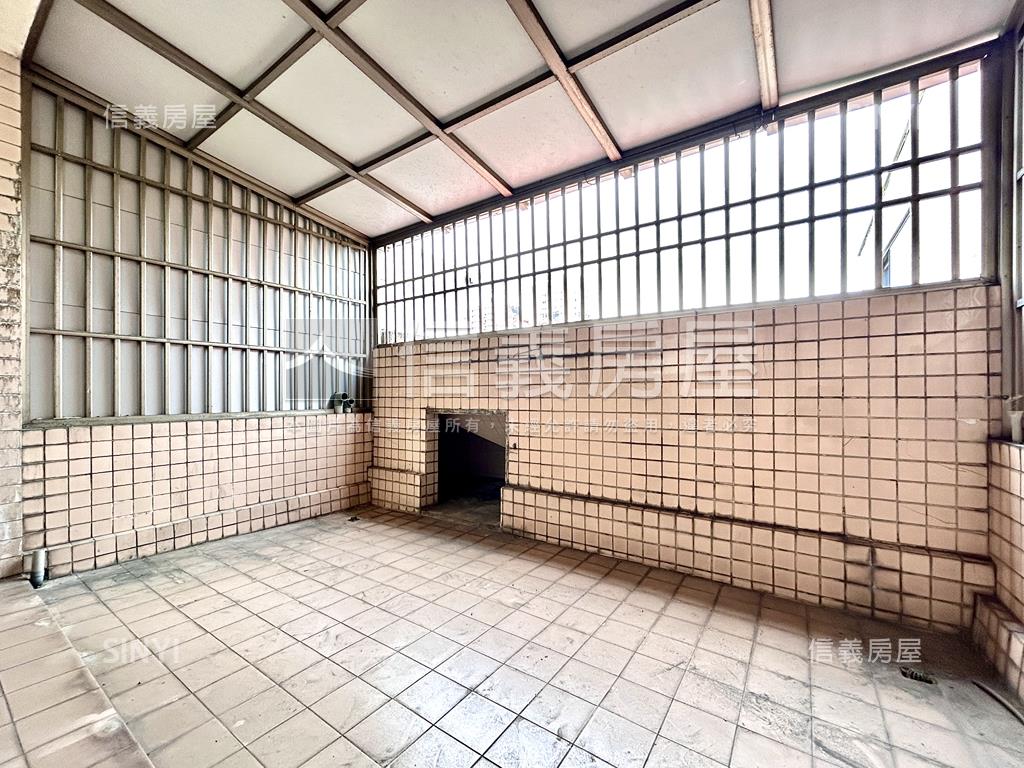 面河景首排車庫透天房屋室內格局與周邊環境