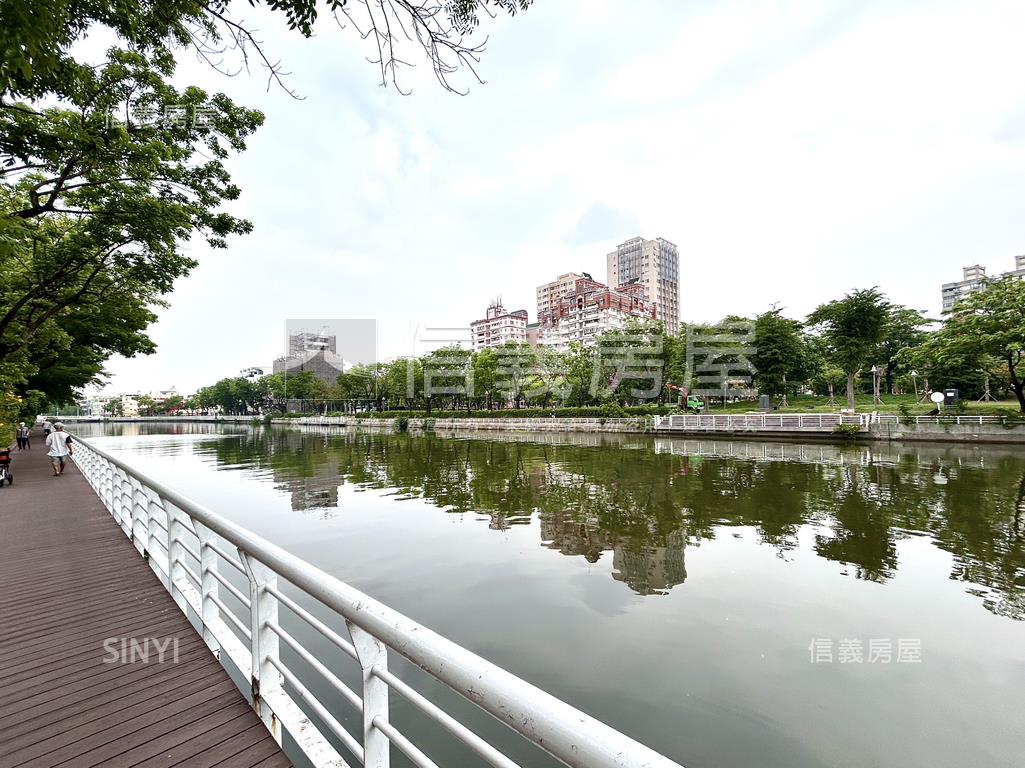 面河景首排車庫透天房屋室內格局與周邊環境
