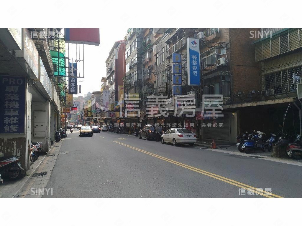 ★正松山路角窗金店面★房屋室內格局與周邊環境