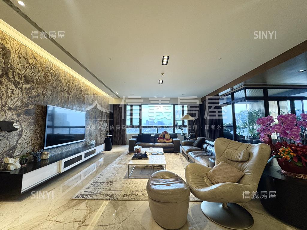 市府特區．精裝豪邸房屋室內格局與周邊環境