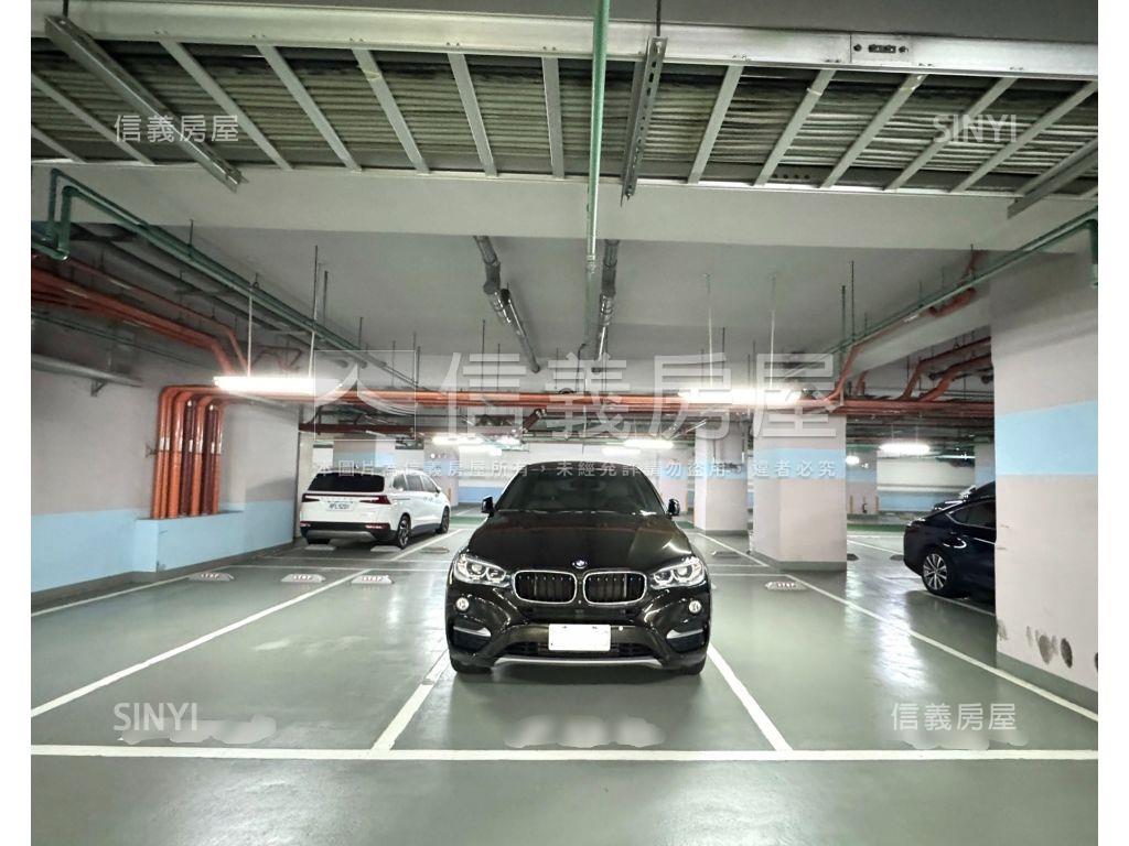 市府特區．精裝豪邸房屋室內格局與周邊環境