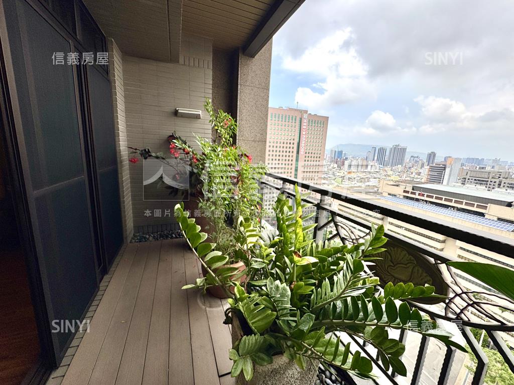 市府特區．精裝豪邸房屋室內格局與周邊環境