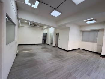 深坑邊間金店面稀有釋出