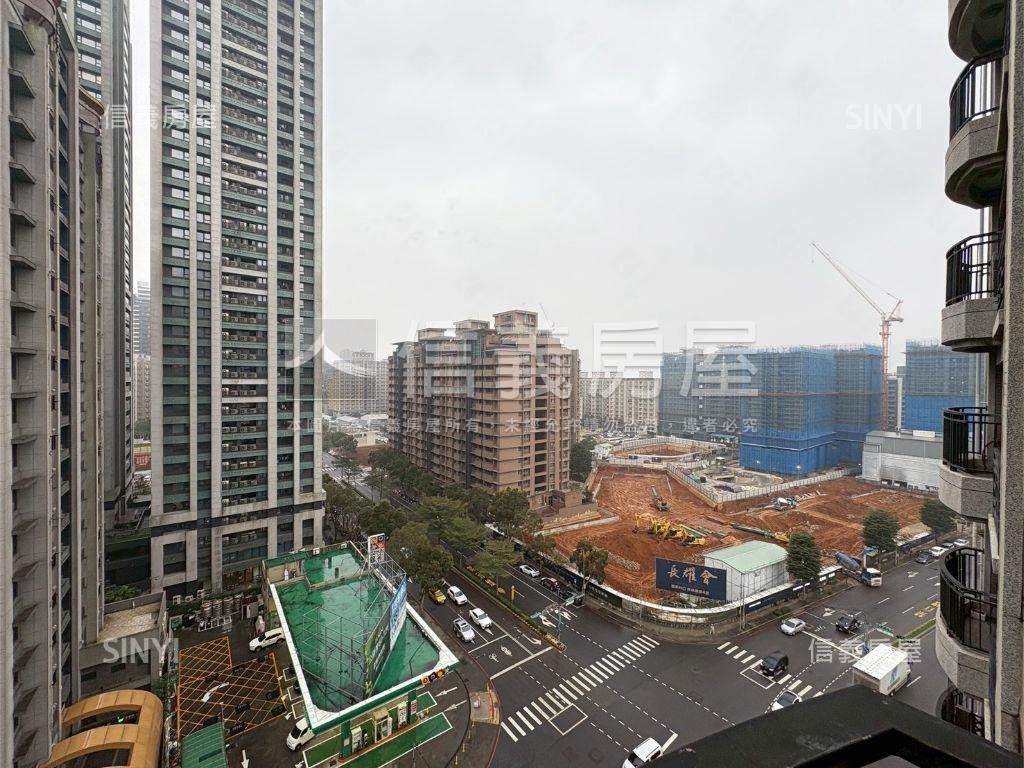 稀有幸福市２房車位房屋室內格局與周邊環境