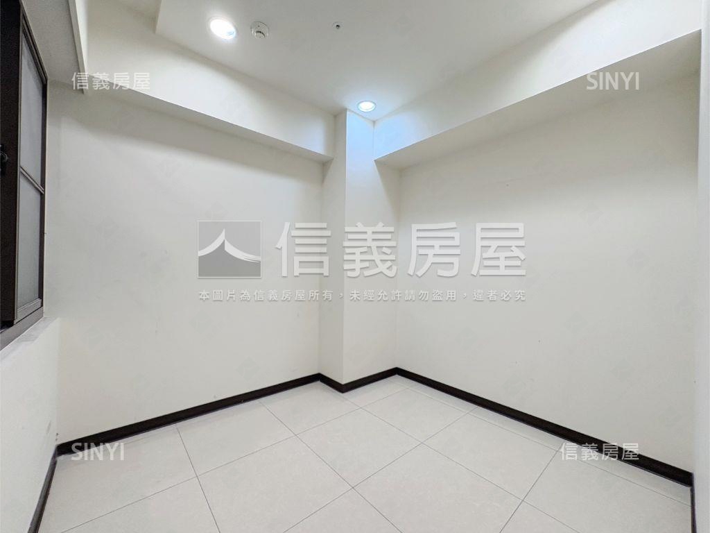 稀有幸福市２房車位房屋室內格局與周邊環境