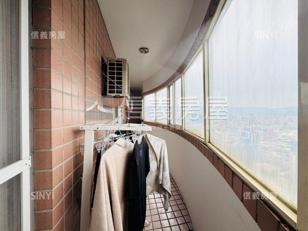 經典阿爾卑斯稀有電梯兩房房屋室內格局與周邊環境