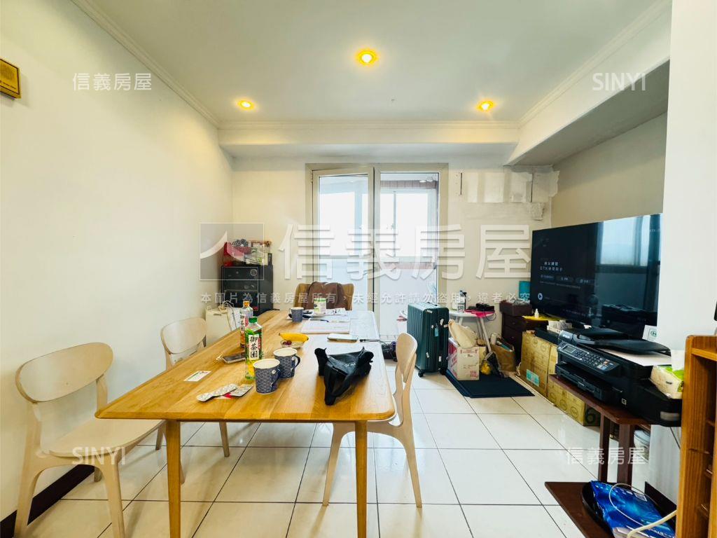 經典阿爾卑斯稀有電梯兩房房屋室內格局與周邊環境