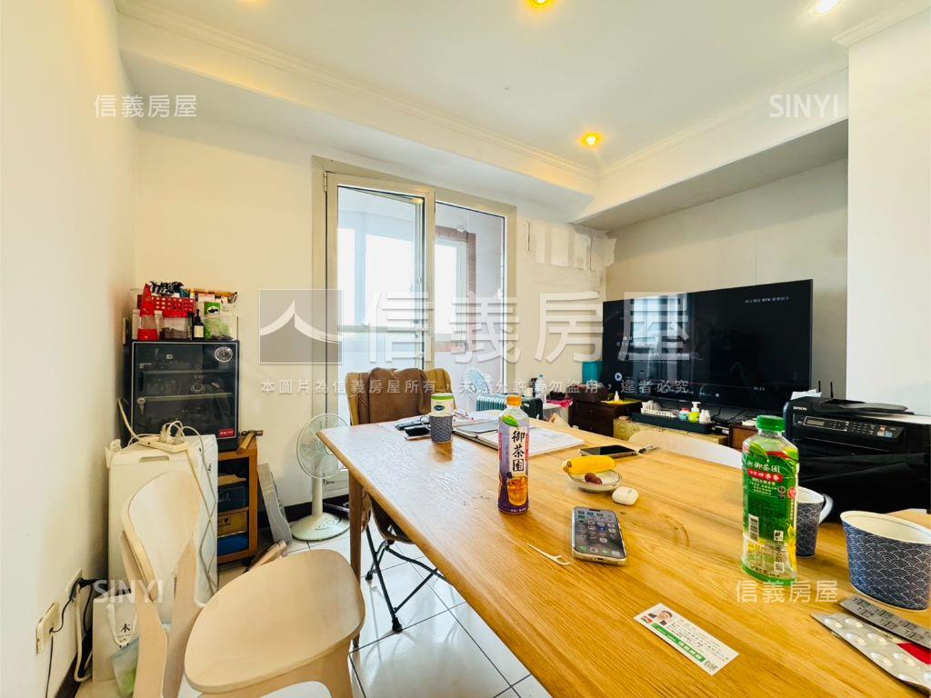 經典阿爾卑斯稀有電梯兩房房屋室內格局與周邊環境