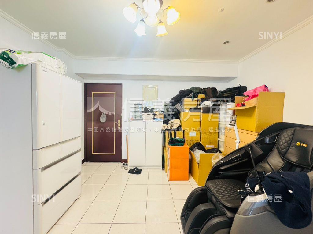 經典阿爾卑斯稀有電梯兩房房屋室內格局與周邊環境