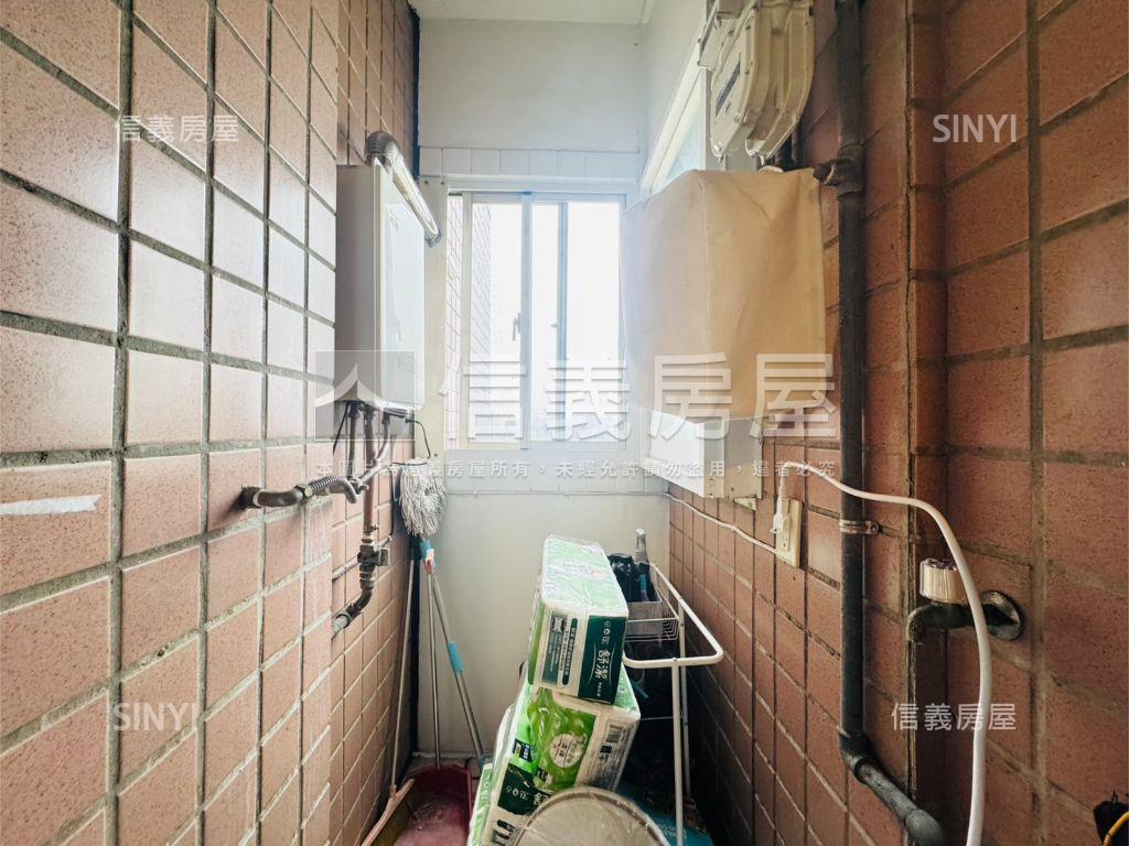 經典阿爾卑斯稀有電梯兩房房屋室內格局與周邊環境