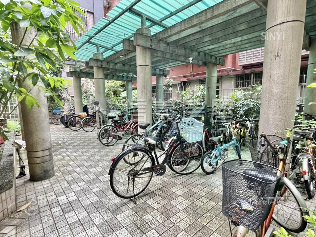 邊間綠寶石溫馨１＋３美宅房屋室內格局與周邊環境