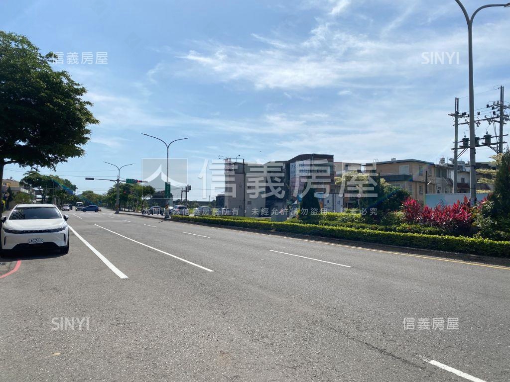 鳳凰１０１稀有２房車位房屋室內格局與周邊環境