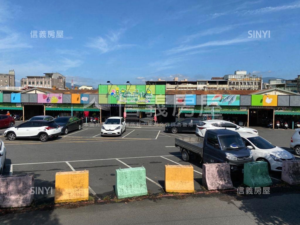 鳳凰１０１稀有２房車位房屋室內格局與周邊環境