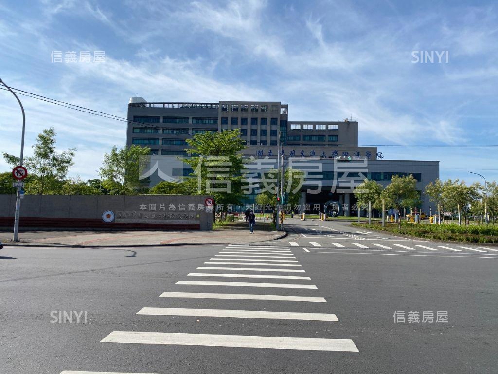 鳳凰１０１稀有２房車位房屋室內格局與周邊環境