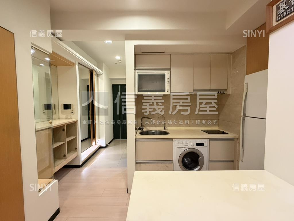 台北人次高樓兩房車位房屋室內格局與周邊環境