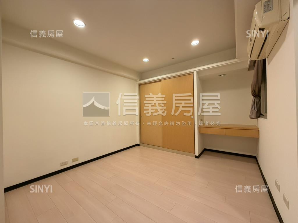 台北人次高樓兩房車位房屋室內格局與周邊環境