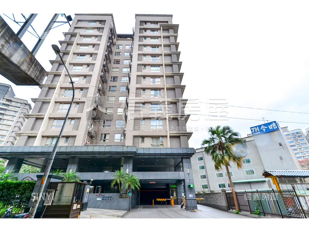 台北人次高樓兩房車位房屋室內格局與周邊環境