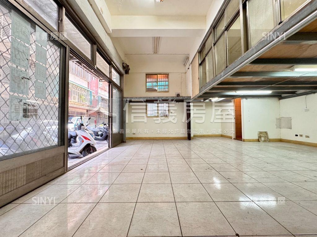 國凱街大空間一樓停車方便房屋室內格局與周邊環境