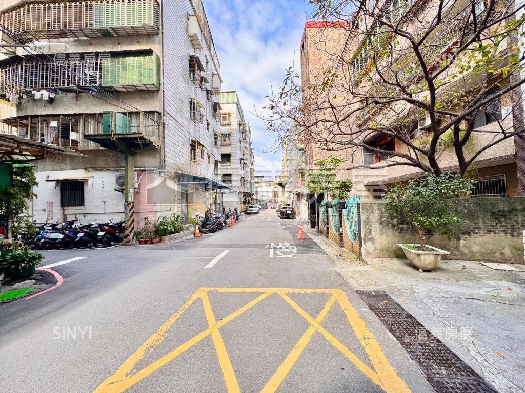 國凱街大空間一樓停車方便房屋室內格局與周邊環境