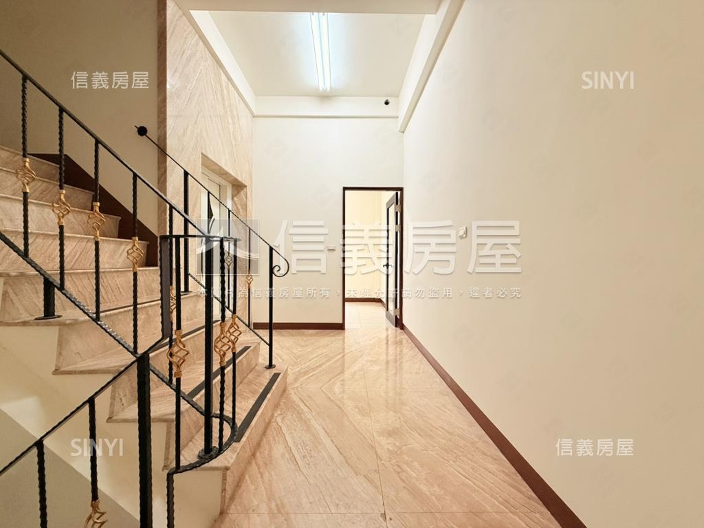 校園首排電梯透天店面房屋室內格局與周邊環境