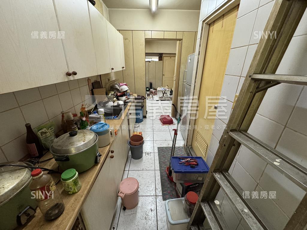 狀元及第近市場金店面房屋室內格局與周邊環境