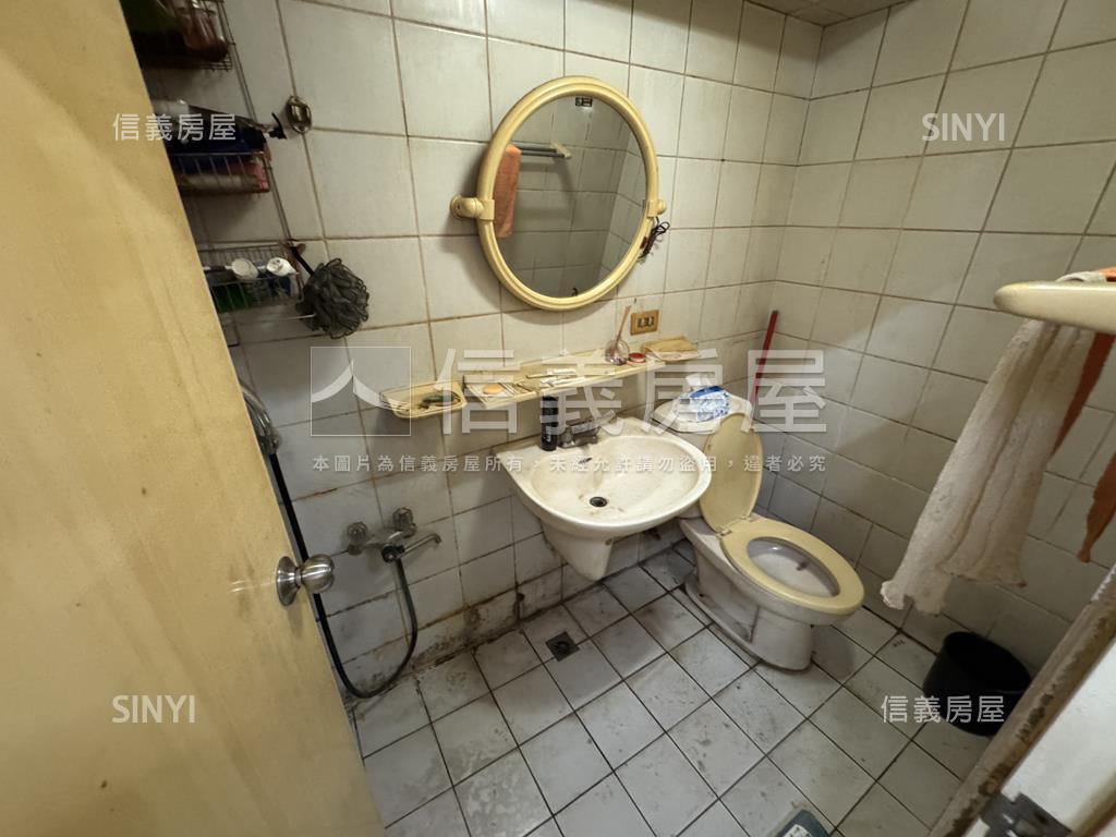 狀元及第近市場金店面房屋室內格局與周邊環境
