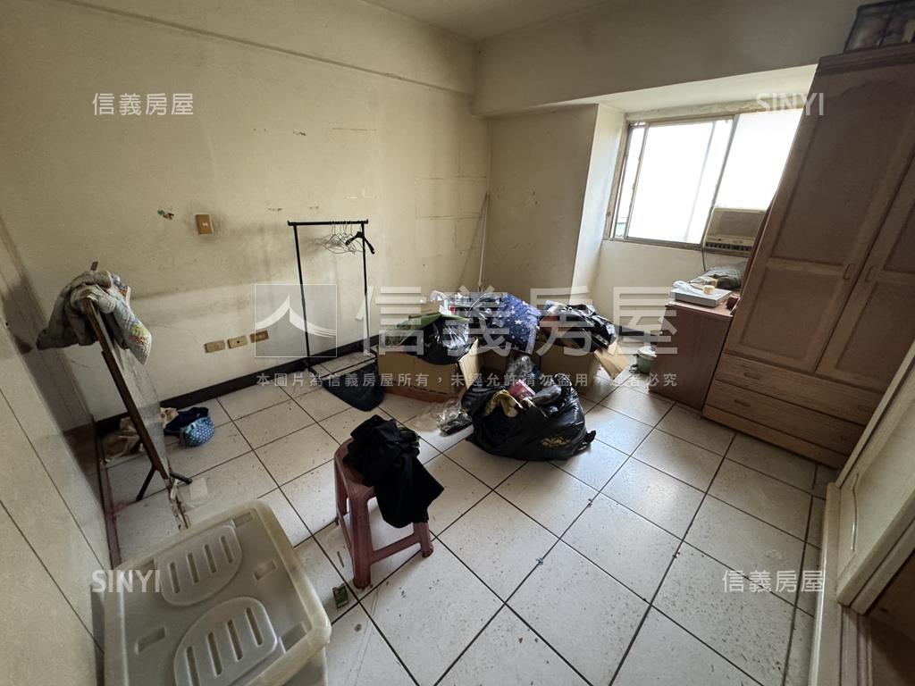 狀元及第近市場金店面房屋室內格局與周邊環境