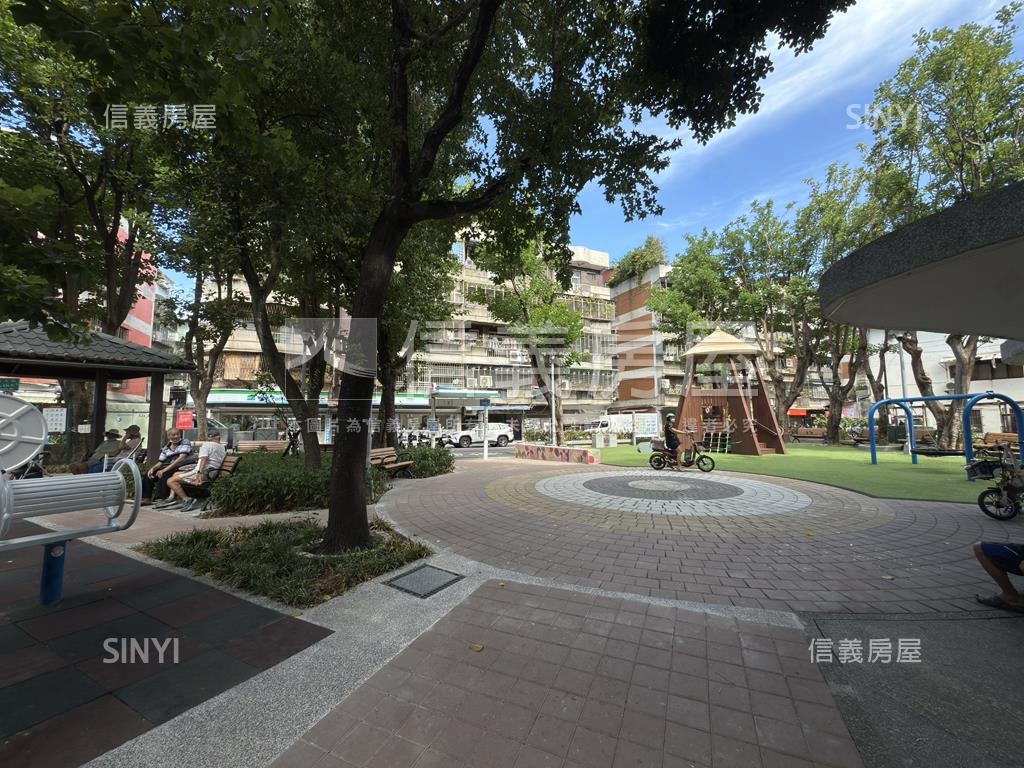 三角公園邊間一樓店面房屋室內格局與周邊環境