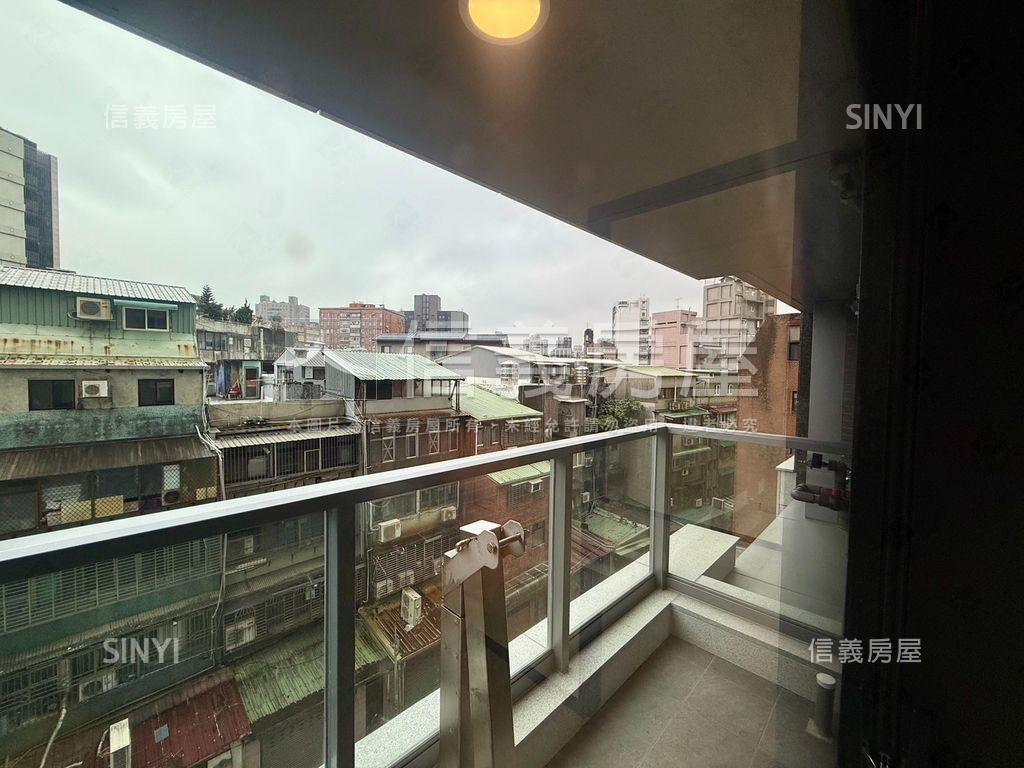 ＳＣ低總兩房●忠孝新生房屋室內格局與周邊環境