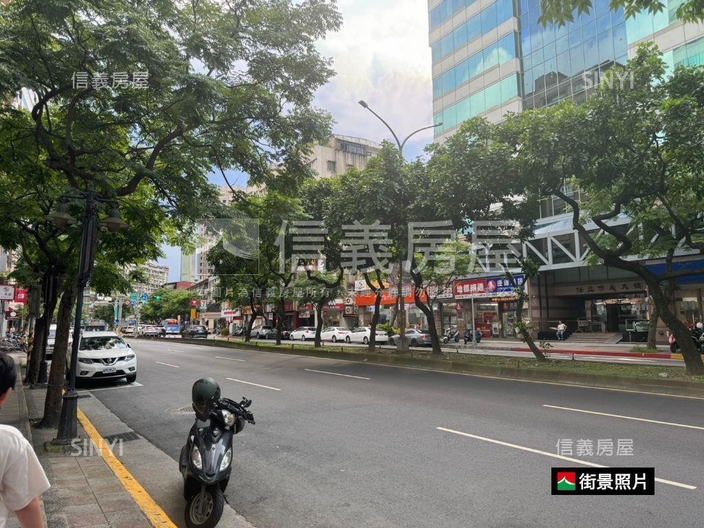 忠孝東路捷運帷幕金店面房屋室內格局與周邊環境