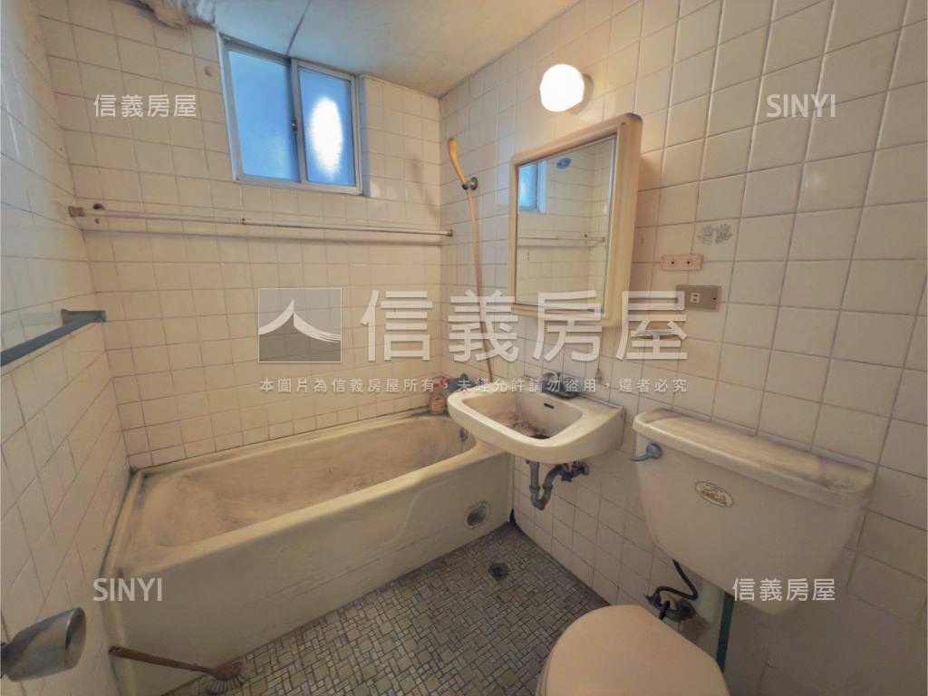 安民邊間頂樓兩房房屋室內格局與周邊環境
