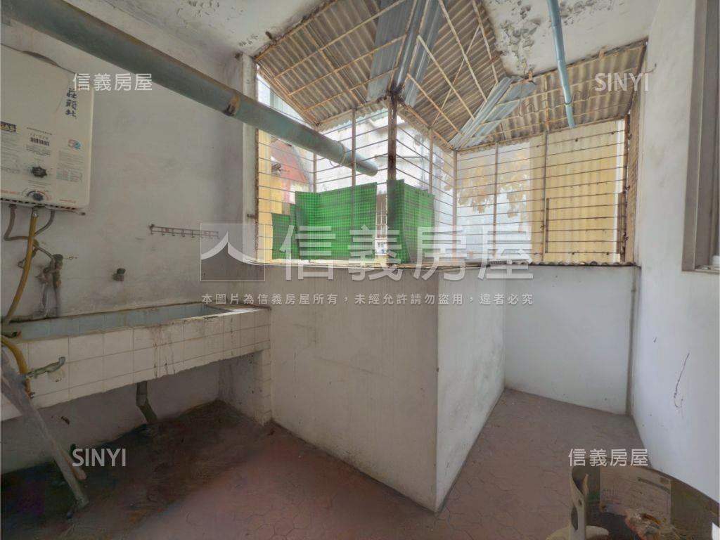 安民邊間頂樓兩房房屋室內格局與周邊環境