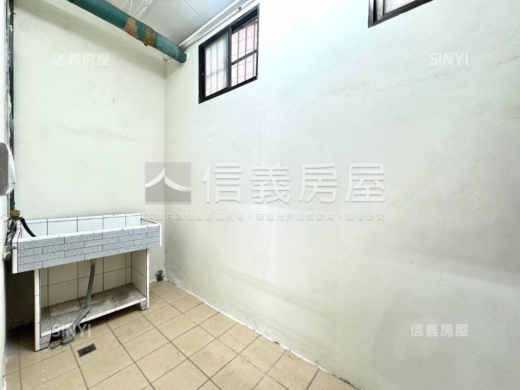近文心中清捷運透天宅房屋室內格局與周邊環境