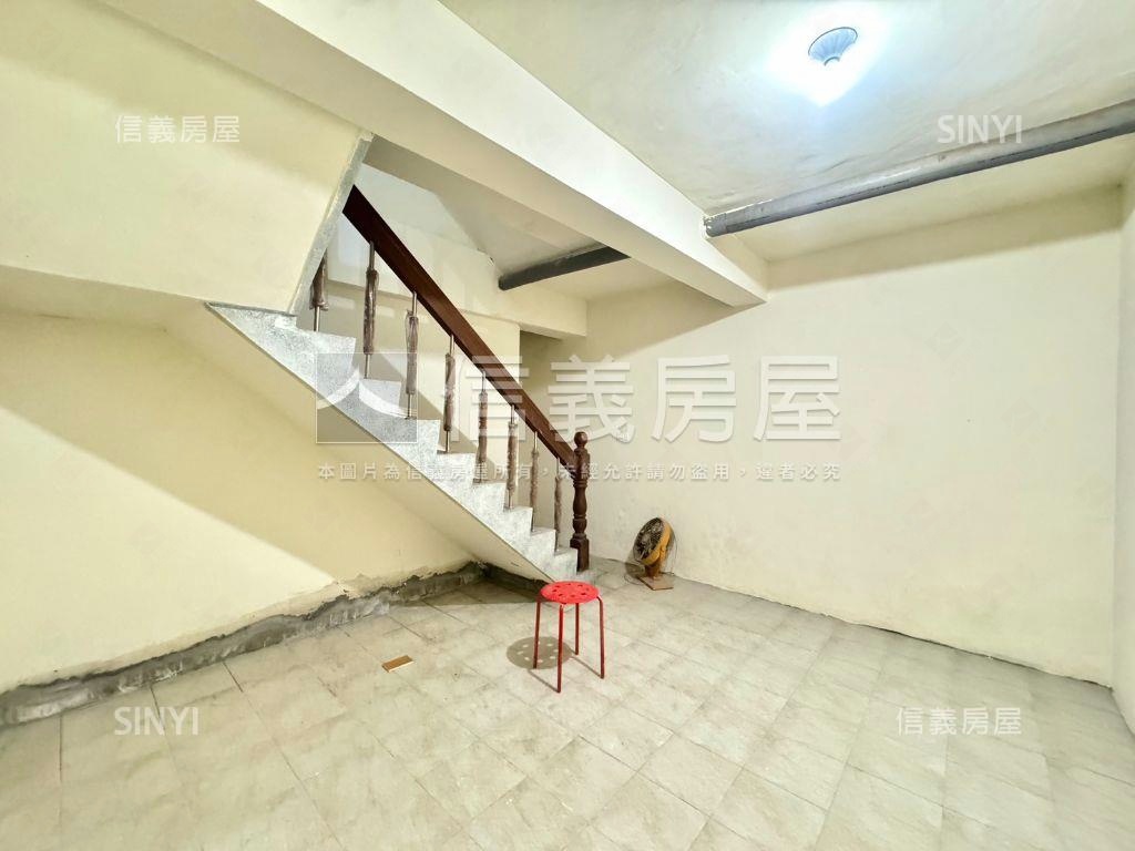 近文心中清捷運透天宅房屋室內格局與周邊環境