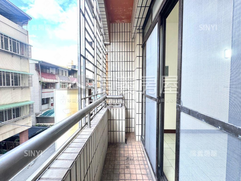 近文心中清捷運透天宅房屋室內格局與周邊環境