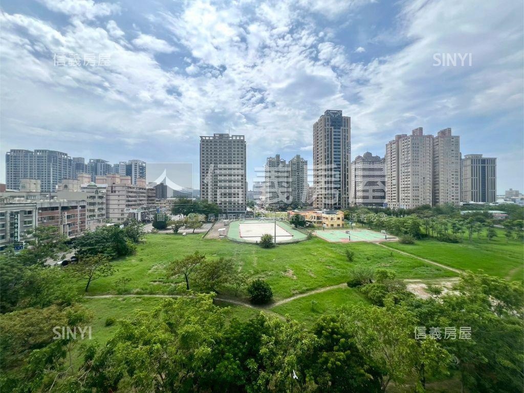 華平公園旁木質暖色調兩房房屋室內格局與周邊環境