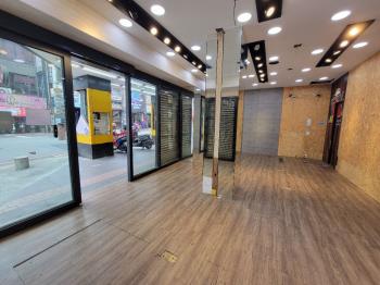 中正路三角窗透店