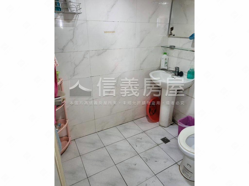 近台北車站頂樓商辦房屋室內格局與周邊環境