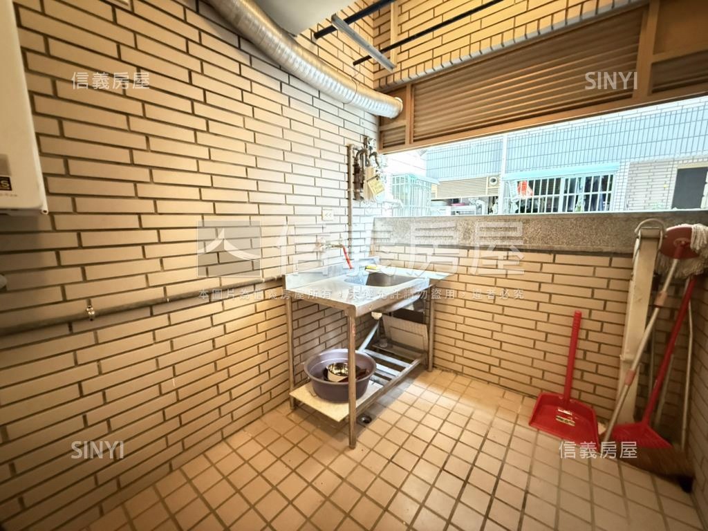 光大國宅。邊間大陽台房屋室內格局與周邊環境