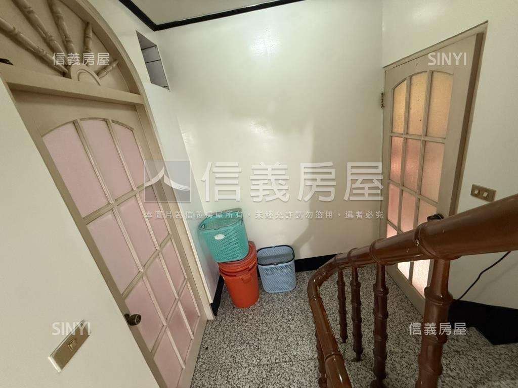 中華南路美叮噹邊間透天房屋室內格局與周邊環境