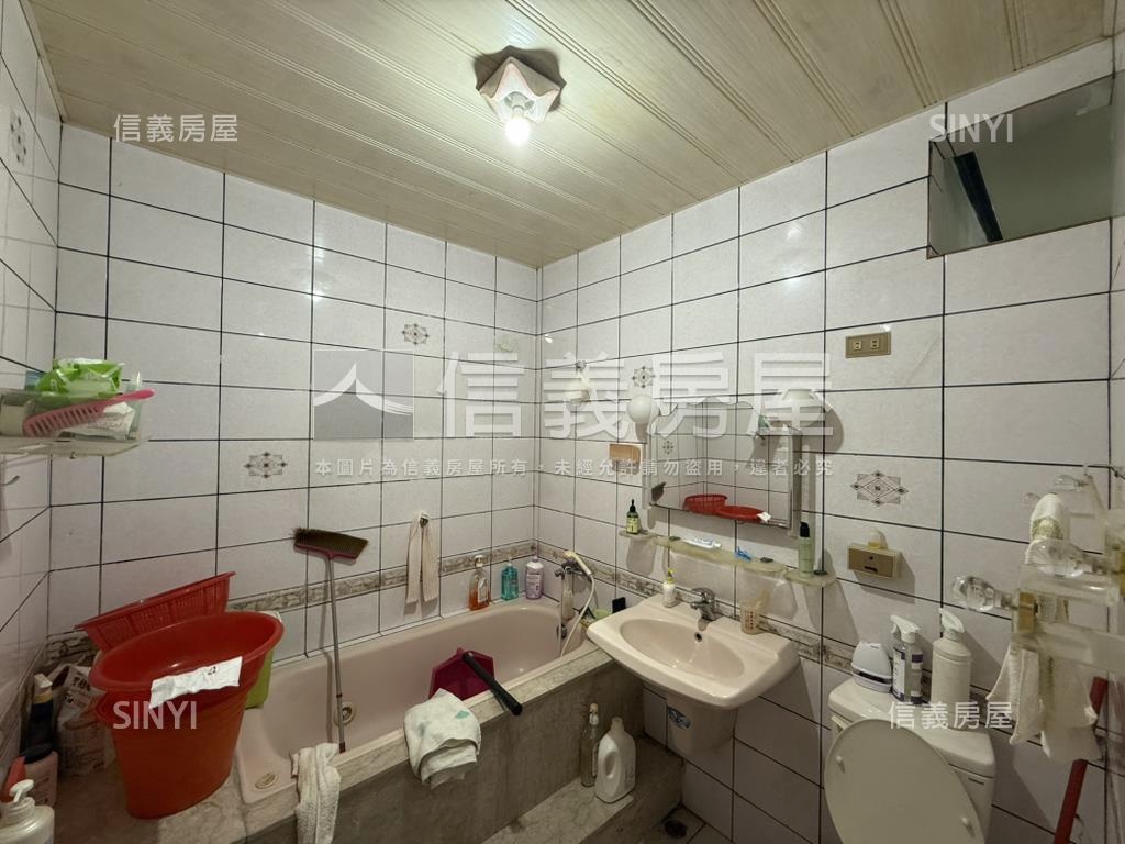中華南路美叮噹邊間透天房屋室內格局與周邊環境